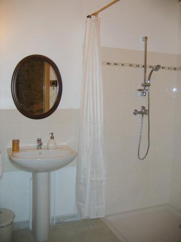 La Ferme Des Genets Bed & Breakfast Medeyrolles Luaran gambar