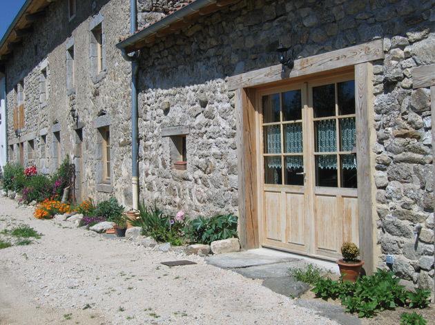 La Ferme Des Genets Bed & Breakfast Medeyrolles Luaran gambar
